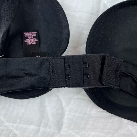 Victoria’s Secret Very Sexy Plunge Bra – Size 32B – Black - Picture 5 of 9